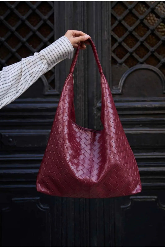 Burgundy color bag hotsell