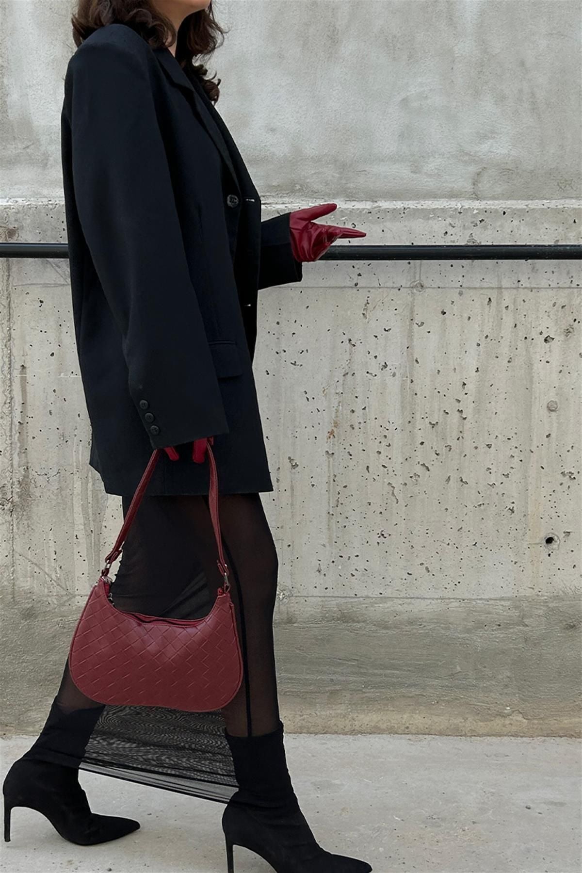 Crocodile Pattern Claret Red Shoulder Bag